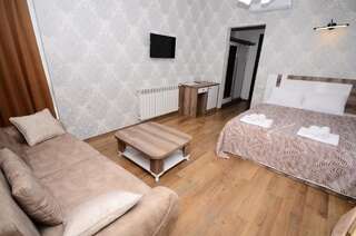 Отель Dream Tower Батуми Стандартный трехместный номер-4